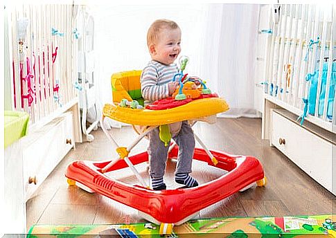 Advantages and disadvantages of baby walkers