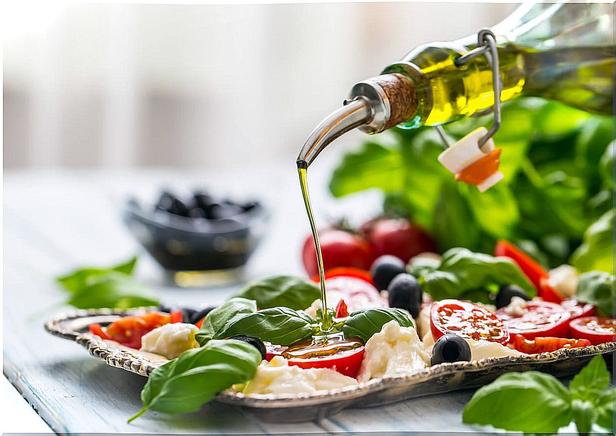 Fresh salad with olive oil. 