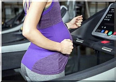 A pregnant woman who plays sports. 