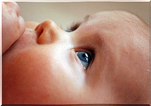 How do you know if your baby has good eyesight?