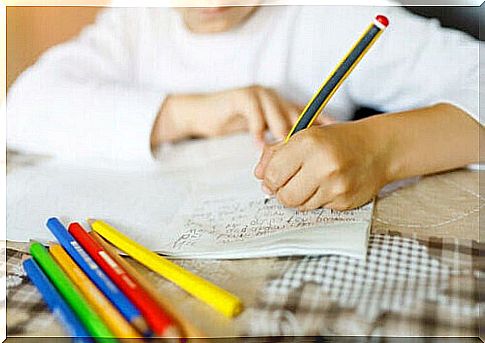 Why is it good for your children to learn to write by hand?